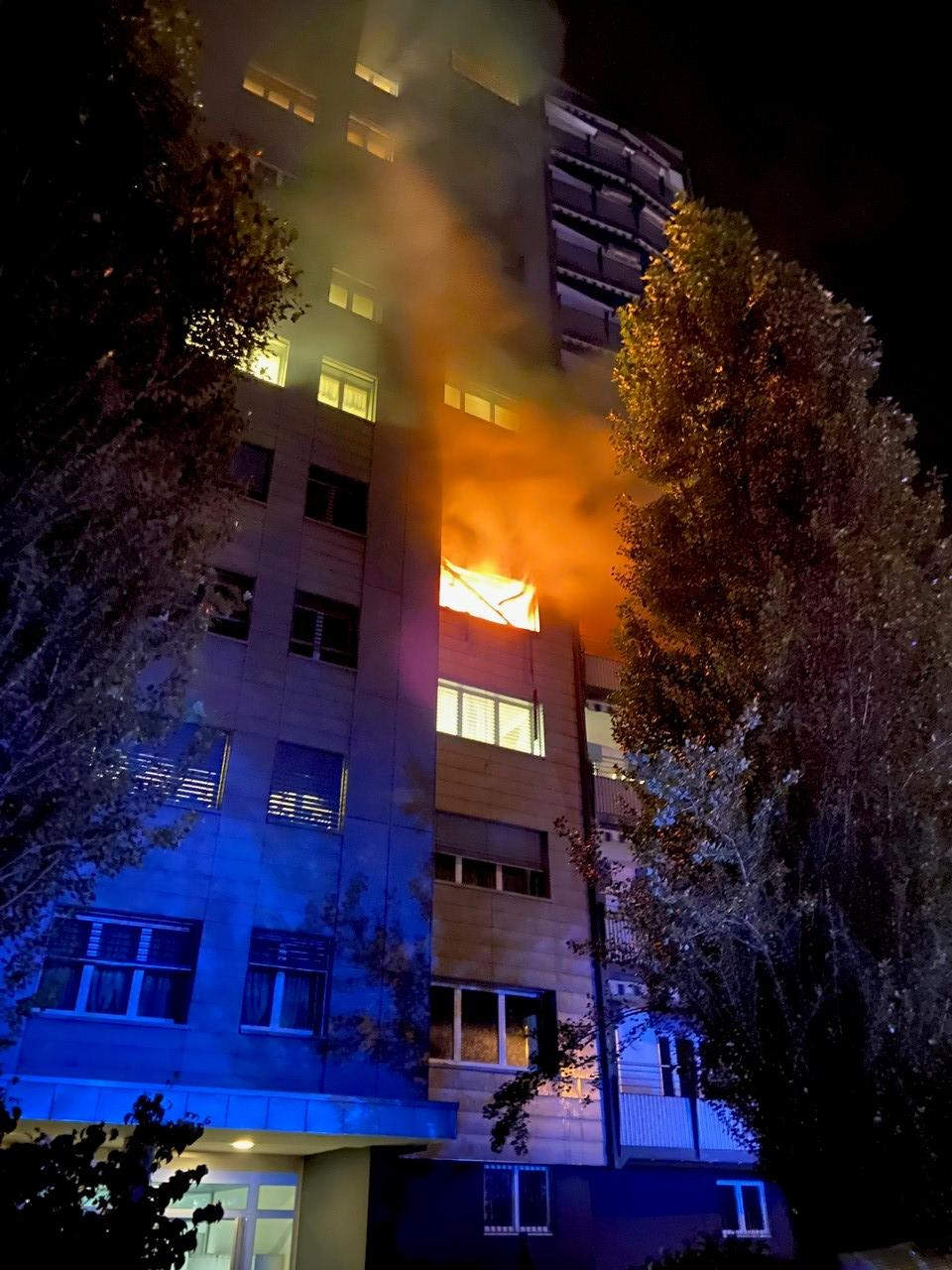 Zofingen AG - Brand in Mehrfamilienhaus