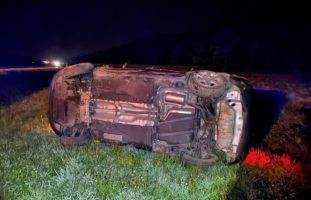 Jugendliche mit gestohlenen Autos verunfallt