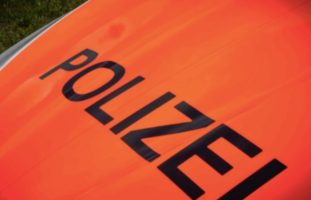 Traktorfahrer gesucht in Teufenthal nach Bahnunfall