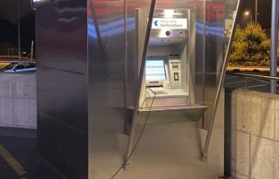 Unbekannte versuchen Bankomaten in Rothrist aufzusprengen