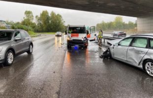 Unfälle Wettingen, Killwangen, Oftringen AG - Neulenker (24) verunfallt heftig auf A1