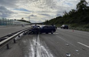 Spreitenbach AG - Beifahrer bei Unfall auf A1 schwer verletzt