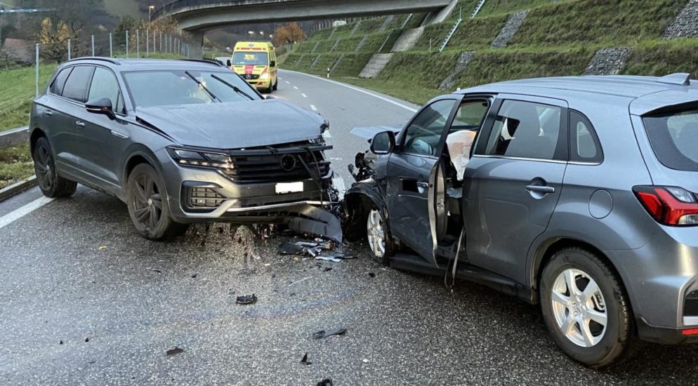 Horror-Unfall nach Überholmanöver in Küttigen