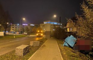 Villmergen AG - Stark alkoholisiert heftigen Unfall gebaut