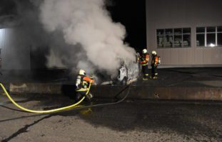 Erneuter Fahrzeugbrand in Salez SG