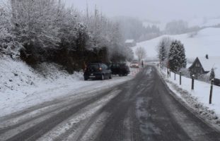 Herisau - Zwei Personenwagen ins Rutschen gekommen