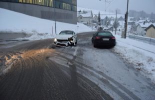 Speicher AR - Seitliche Frontalkollision zwischen zwei PW