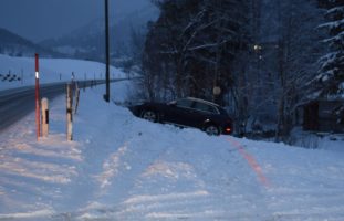 Bei Selbstunfall in Urnäsch einen Hang hinuntergerutscht