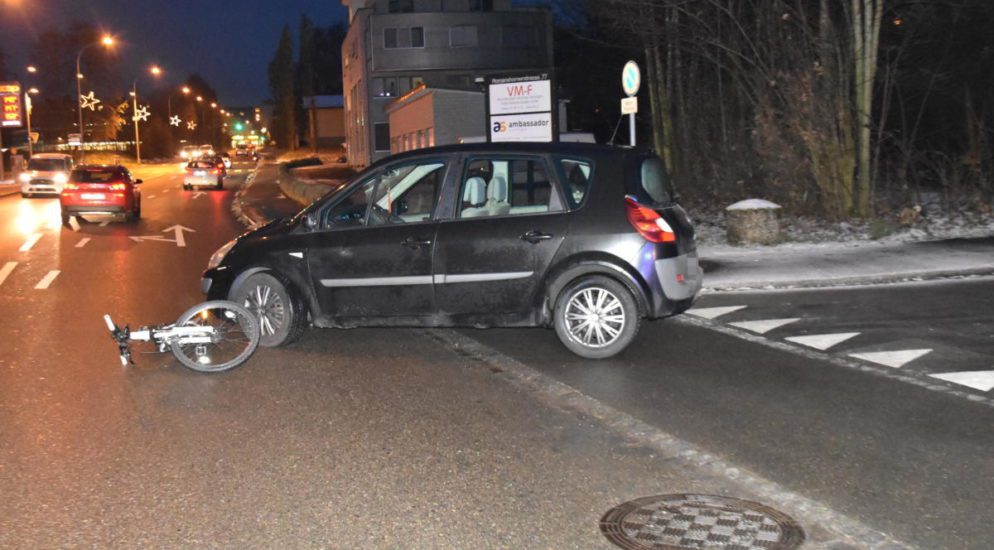 Unfall zwischen Auto und Velofahrerin (13) in Wittenbach