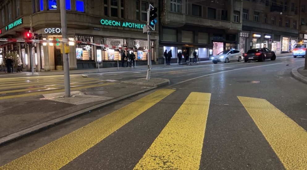 Beim Bellevue-Platz mit Porsche in Lichtsignalanlage geprallt