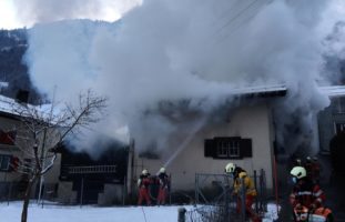 Hätzingen: Einfamilienhaus in Flammen