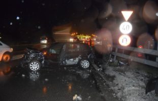 Auf der Autobahn A1 bei Flumenthal verunfallt