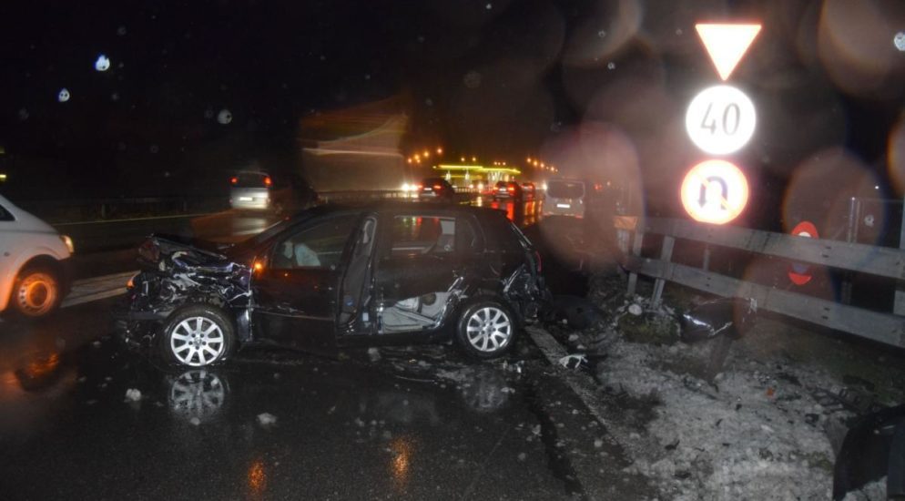 Auf der Autobahn A1 bei Flumenthal verunfallt