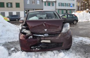 Crash zwischen zwei PW in Stein