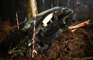 Lampenberg BL - 18-jährige Mitfahrerin nach Unfall mit REGA ins Spital geflogen