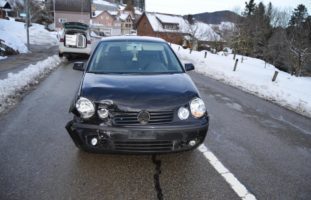 Auffahrunfall zwischen zwei Autos in Reute