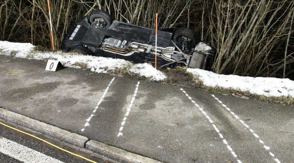 Unfall in Hausen am Albis ZH mit vier Verletzten