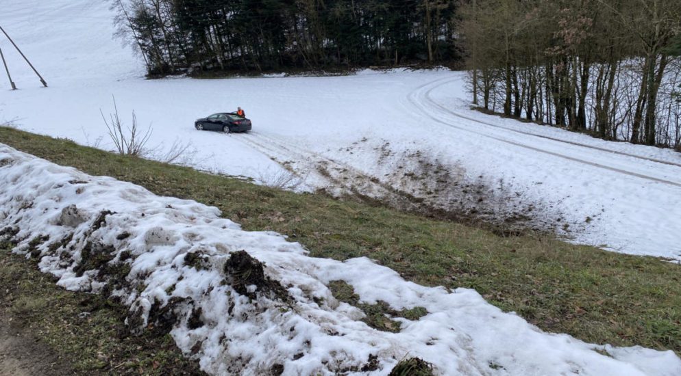 19-Jähriger verletzt sich bei Selbstunfall