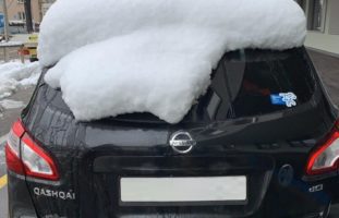 Auto nicht vom Schnee befreit - einige Lenker in Basel BS verzeigt