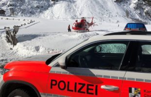 Klosters Serneus GR - Eine Person stirbt bei Lawinenunfall