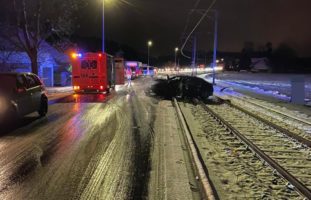 Lenzburg AG: Lastwagenchauffeur verliert Herrschaft über sein Fahrzeug