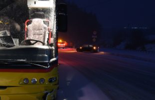 Bonaduz: PW prallt in Postauto