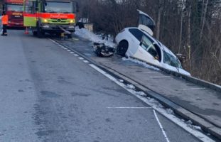 Verkehrsunfall in Hirzel ZH: Zwei Personen verletzt