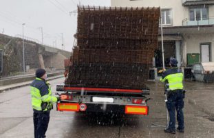 Basel - 25 Tonnen Armierungseisen verrutscht