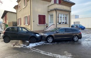 Seniorin in Bremgarten mit Auto verunfallt