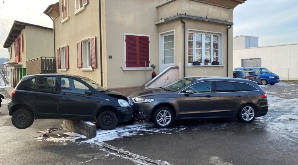 Seniorin in Bremgarten mit Auto verunfallt