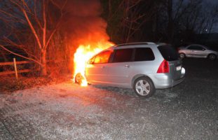 Rheineck: Auto komplett ausgebrannt