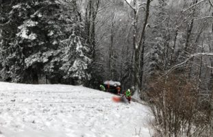 Steg im Tösstal: Mehrere Verletzte bei Autounfall