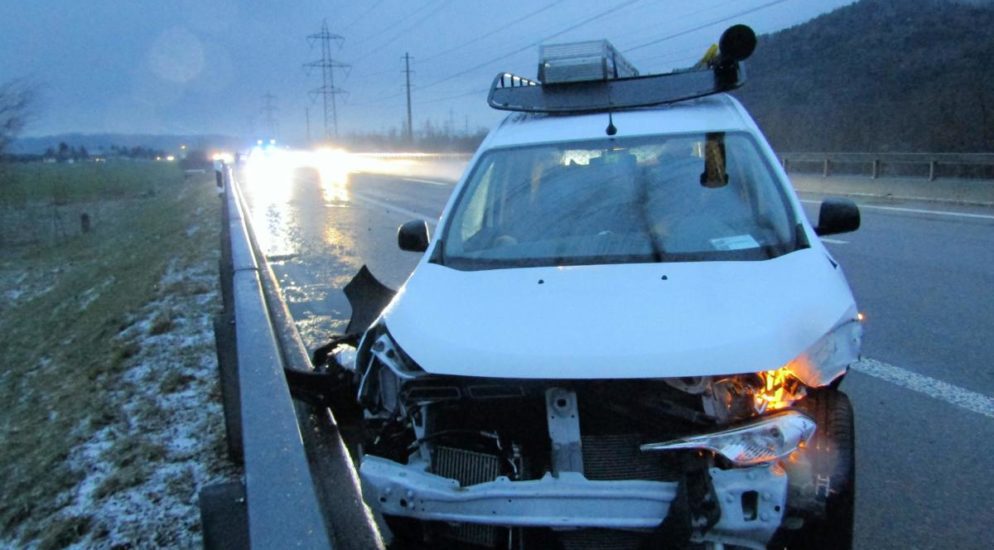 Benken SG: Bei Überholmanöver auf der A3 verunfallt