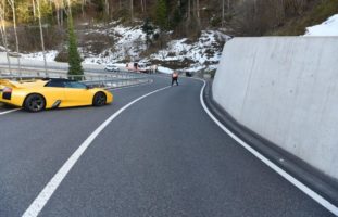 Beinwil: 24-jähriger Lamborghini-Fahrer baut Unfall