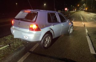 Bubendorf: Autofahrerin kracht in Verkehrsteiler