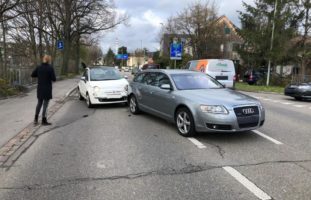 Muttenz BL - Auffahrunfall zwischen zwei PW