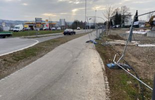 Bremgarten: Verkehrsunfall gebaut und aus dem Staub gemacht