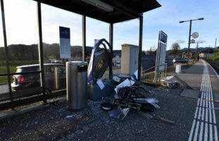 Ticketautomat an Bahnhaltestelle Lütisburg Station gesprengt