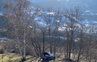 Bürchen VS: Fahrer bei Unfall aus Auto geschleudert und verstorben