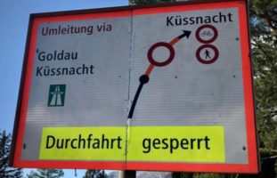 Brunnen SZ: Strasse nach Steinschlag gesperrt