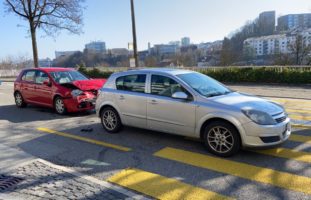 Hoher Sachschaden nach Auffahrunfall in Schaffhausen