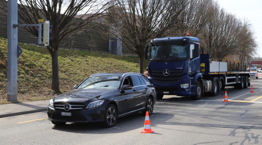 St.Gallen: Auffahrunfall zwischen Sattelschlepperkombination und PW