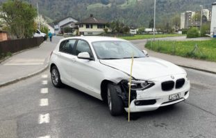 Verkehrsunfall in Näfels zwischen zwei Autos