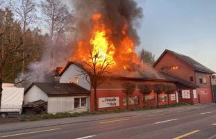 Fislisbach AG - Schreinerei in Vollbrand