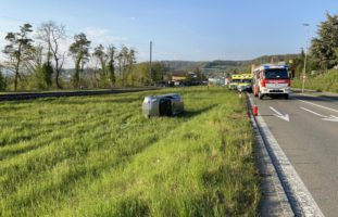 Döttingen AG - Unfall fordert drei Verletzte