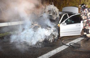 Rorschacherberg SG - Totalschaden nach Fahrzeugbrand