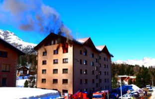 Pontresina: Feuer in Mehrfamilienhaus ausgebrochen