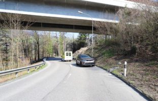 Verletzter Fahrradlenker nach Frontalunfall mit Auto in St.Gallen SG