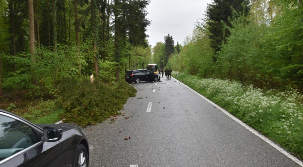 Erheblich verletzter Lenker bei Unfall in Boningen SO