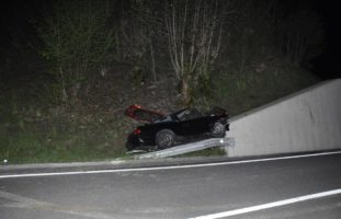 Beinwil SO: Fahrer (18) verunfallt mit zwei Insassen im Auto